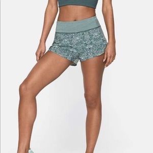 Outdoor Voices Green Hudson Short Size Medium